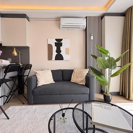 Chic Cozy 2Br W Balcony - Nisantasi *