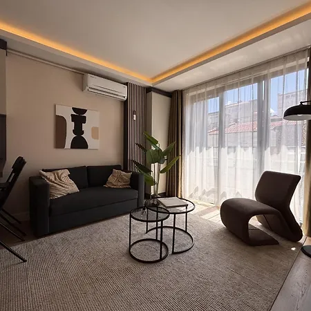 Chic Cozy 2br W Balcony - Nisantasi * Istanbul