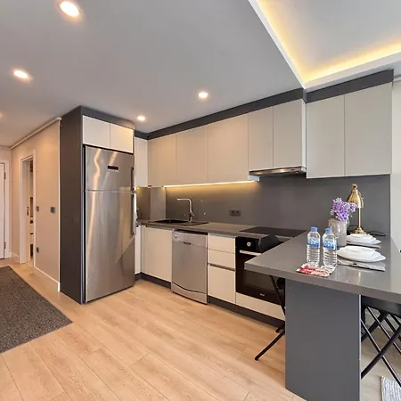 Appartement Chic Cozy 2Br W Balcony - Nisantasi *