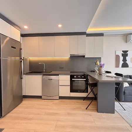 Chic Cozy 2Br W Balcony - Nisantasi Istambul